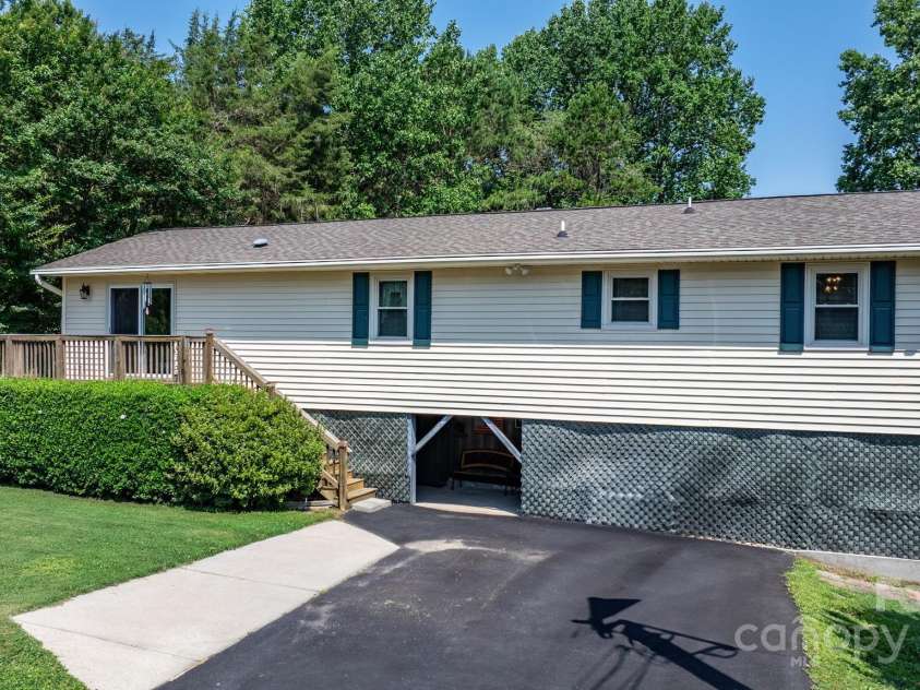 4278 Harbor Lane, Sherrills Ford, NC 28673.  MLS# CAR4275314, YatesRealty ID 23191. 