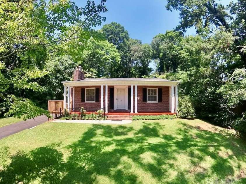 121 Woodland Drive, Chester, SC 29706.  MLS# CAR4275295, YatesRealty ID 23193. 