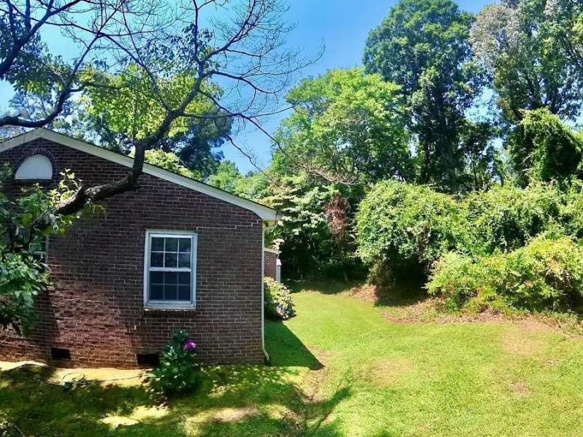 121 Woodland Drive, Chester, SC 29706.  MLS# CAR4275295, YatesRealty ID 23193. 