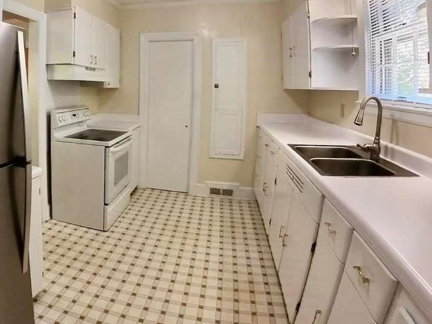 121 Woodland Drive, Chester, SC 29706.  MLS# CAR4275295, YatesRealty ID 23193. 