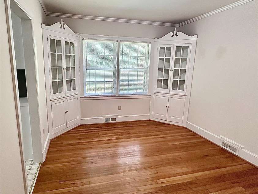 121 Woodland Drive, Chester, SC 29706.  MLS# CAR4275295, YatesRealty ID 23193. 