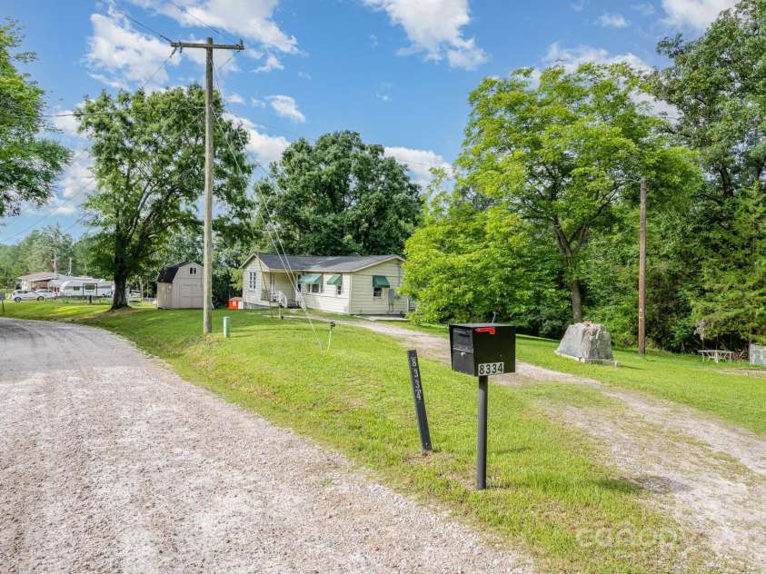 8334 Oaktree Road, Sharon, SC 29742.  MLS# CAR4264149, YatesRealty ID 23194. 