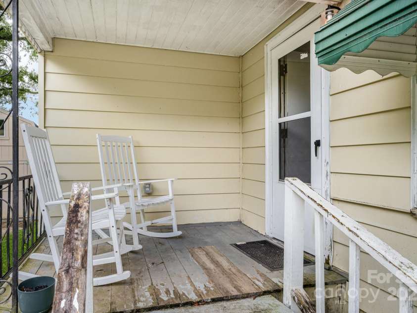 8334 Oaktree Road, Sharon, SC 29742.  MLS# CAR4264149, YatesRealty ID 23194. 