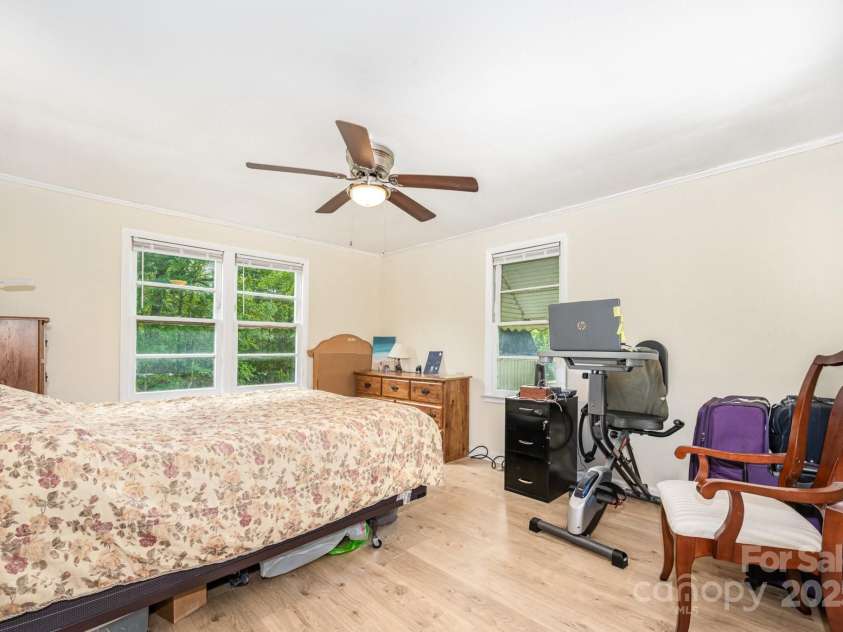 8334 Oaktree Road, Sharon, SC 29742.  MLS# CAR4264149, YatesRealty ID 23194. 