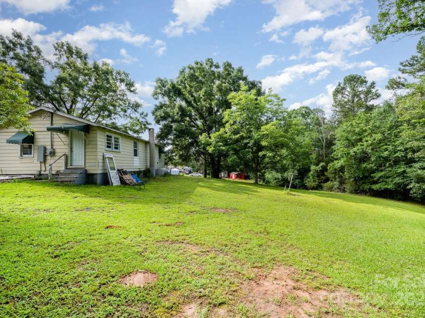 8334 Oaktree Road, Sharon, SC 29742.  MLS# CAR4264149, YatesRealty ID 23194. 