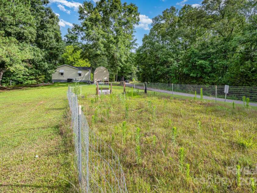 8334 Oaktree Road, Sharon, SC 29742.  MLS# CAR4264149, YatesRealty ID 23194. 