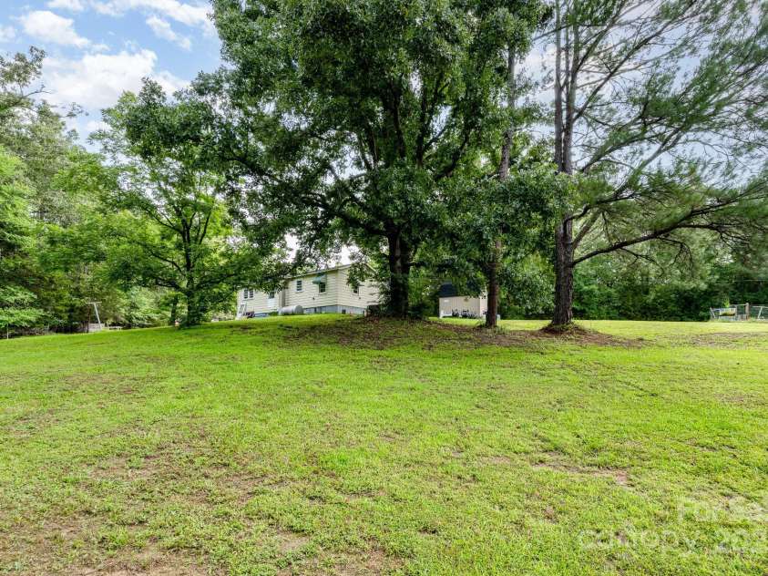 8334 Oaktree Road, Sharon, SC 29742.  MLS# CAR4264149, YatesRealty ID 23194. 