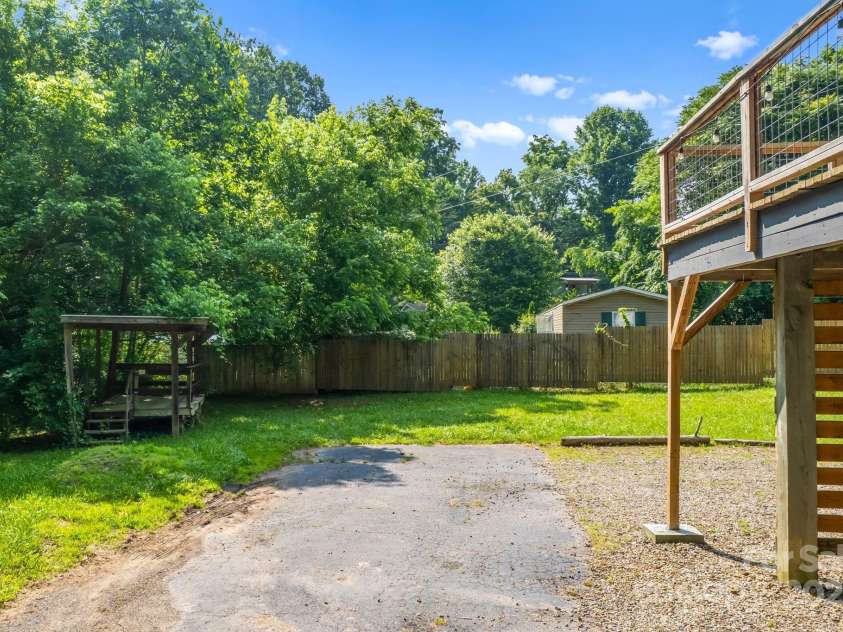 529 Bailey Road, Asheville, NC 28806.  MLS# CAR4270131, YatesRealty ID 23195. 