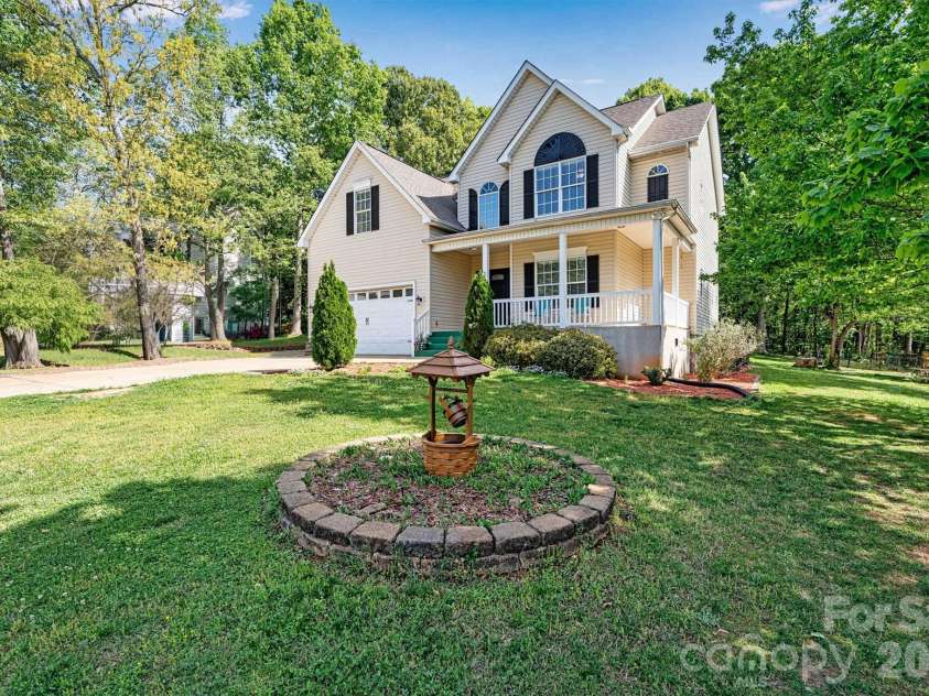 6208 Neptune Drive, Denver, NC 28037.  MLS# CAR4403310, YatesRealty ID 23195. 