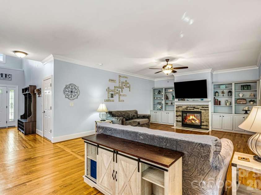 6208 Neptune Drive, Denver, NC 28037.  MLS# CAR4403310, YatesRealty ID 23195. 