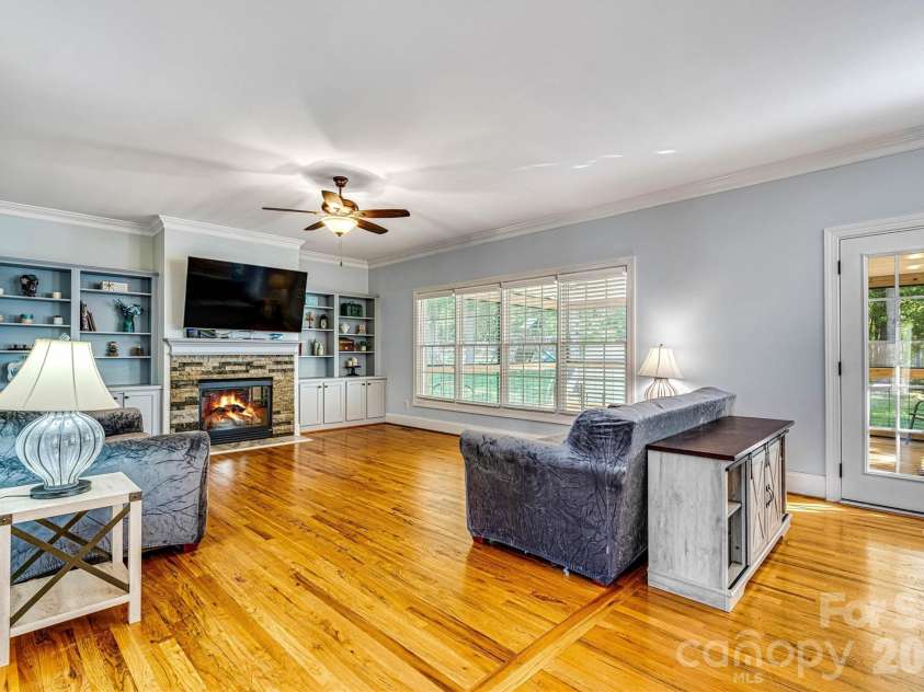 6208 Neptune Drive, Denver, NC 28037.  MLS# CAR4403310, YatesRealty ID 23195. 