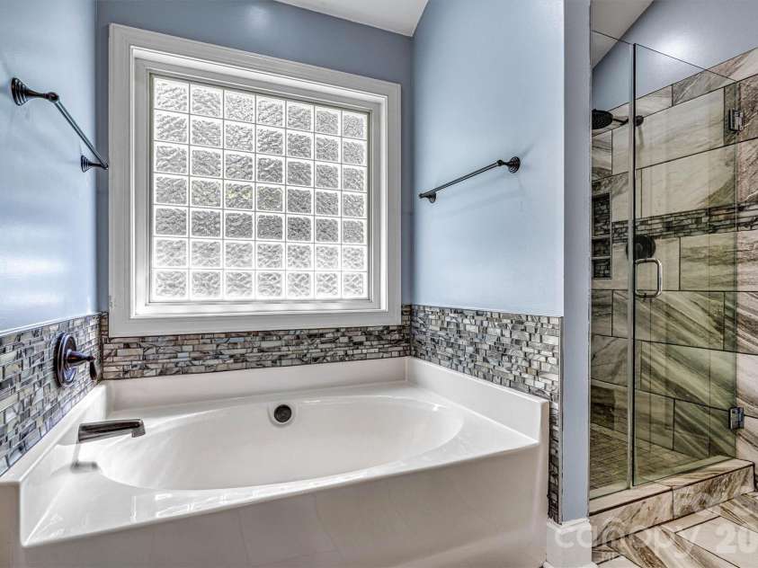 6208 Neptune Drive, Denver, NC 28037.  MLS# CAR4403310, YatesRealty ID 23195. 