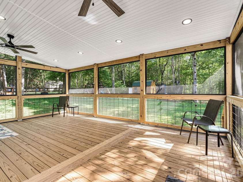 6208 Neptune Drive, Denver, NC 28037.  MLS# CAR4403310, YatesRealty ID 23195. 