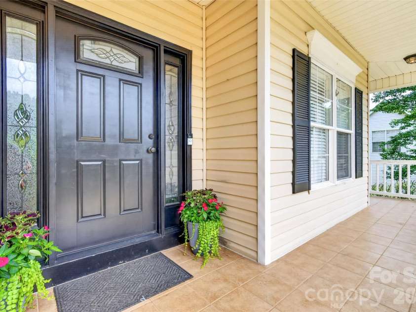 6208 Neptune Drive, Denver, NC 28037.  MLS# CAR4403310, YatesRealty ID 23195. 