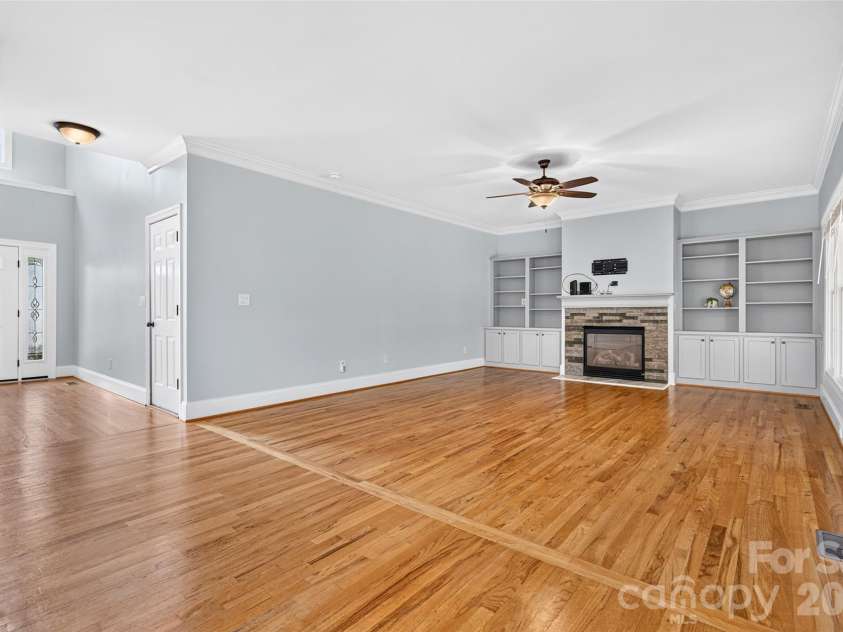 6208 Neptune Drive, Denver, NC 28037.  MLS# CAR4403310, YatesRealty ID 23195. 