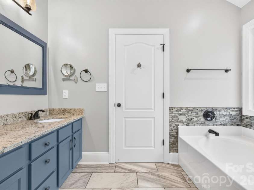 6208 Neptune Drive, Denver, NC 28037.  MLS# CAR4403310, YatesRealty ID 23195. 