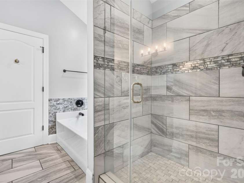 6208 Neptune Drive, Denver, NC 28037.  MLS# CAR4403310, YatesRealty ID 23195. 