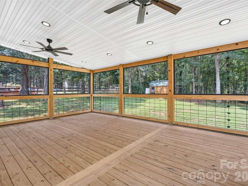 6208 Neptune Drive, Denver, NC 28037.  MLS# CAR4403310, YatesRealty ID 23195. 
