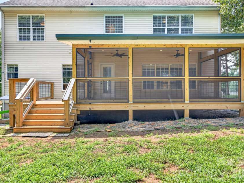 6208 Neptune Drive, Denver, NC 28037.  MLS# CAR4403310, YatesRealty ID 23195. 