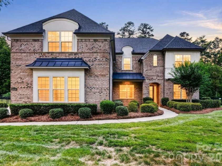 13030 Fen Court, Huntersville, NC 28078.  MLS# CAR4399208, YatesRealty ID 23196. FRONT OF HOME