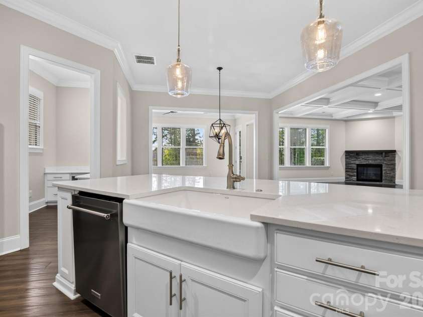 13030 Fen Court, Huntersville, NC 28078.  MLS# CAR4399208, YatesRealty ID 23196. GOURMET KITCHEN