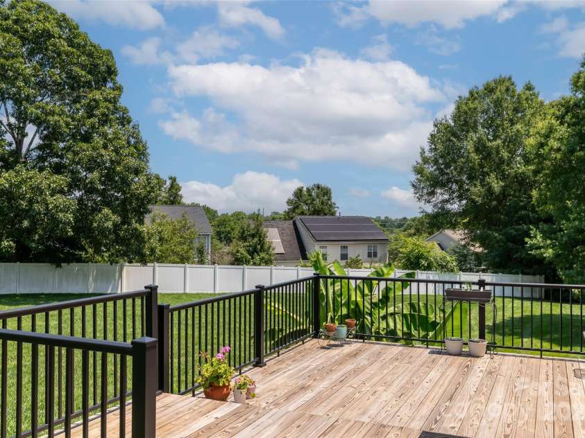 139 Hardwick Drive, Mooresville, NC 28115.  MLS# CAR4270684, YatesRealty ID 23196. 