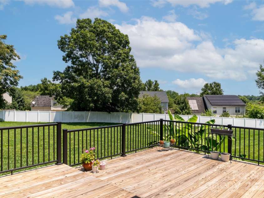 139 Hardwick Drive, Mooresville, NC 28115.  MLS# CAR4270684, YatesRealty ID 23196. 