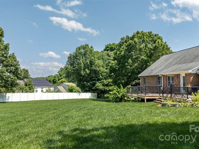 139 Hardwick Drive, Mooresville, NC 28115.  MLS# CAR4270684, YatesRealty ID 23196. 