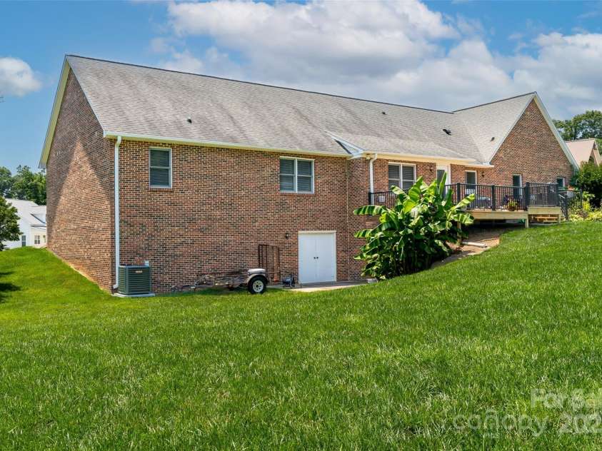 139 Hardwick Drive, Mooresville, NC 28115.  MLS# CAR4270684, YatesRealty ID 23196. 