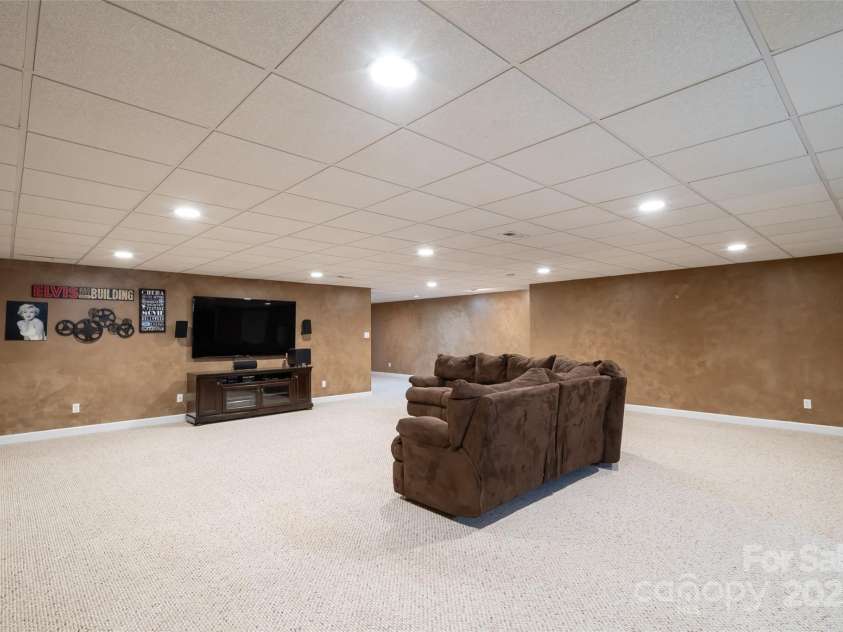 139 Hardwick Drive, Mooresville, NC 28115.  MLS# CAR4270684, YatesRealty ID 23196. Huge finished basement for entertaining!