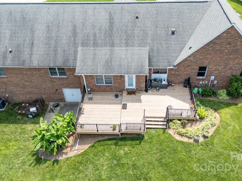 139 Hardwick Drive, Mooresville, NC 28115.  MLS# CAR4270684, YatesRealty ID 23196. Huge NEW DECK!