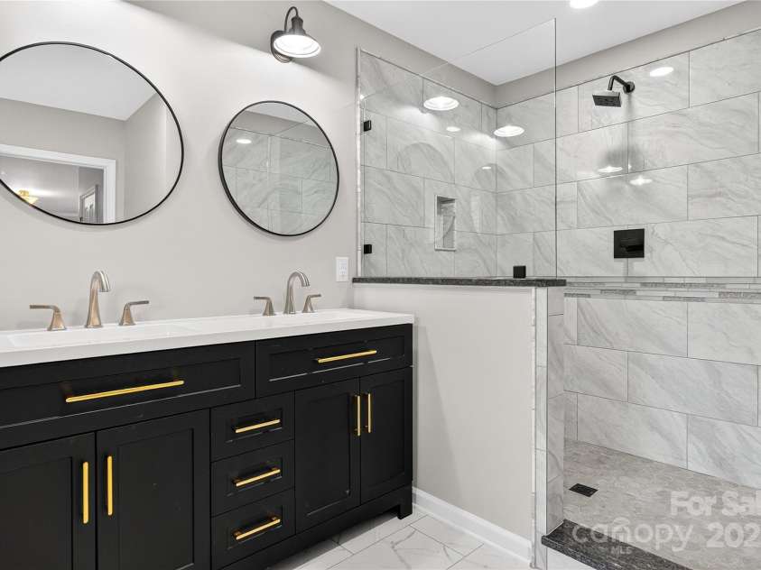 139 Hardwick Drive, Mooresville, NC 28115.  MLS# CAR4270684, YatesRealty ID 23196. NEW and Stunning primary bathroom!