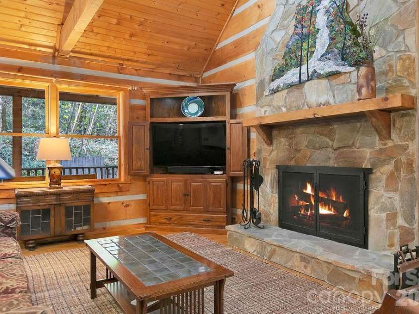 380 Cedar Lane, Brevard, NC 28712.  MLS# CAR4373640, YatesRealty ID 23197. 