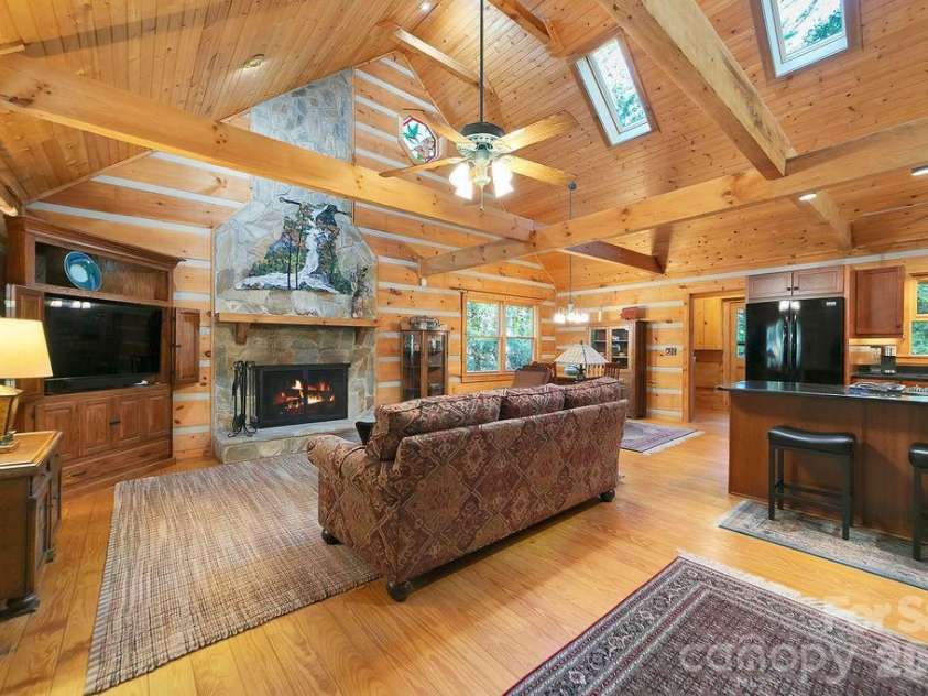 380 Cedar Lane, Brevard, NC 28712.  MLS# CAR4373640, YatesRealty ID 23197. 