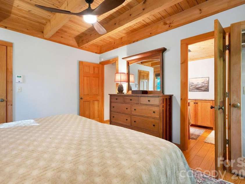 380 Cedar Lane, Brevard, NC 28712.  MLS# CAR4373640, YatesRealty ID 23197. 