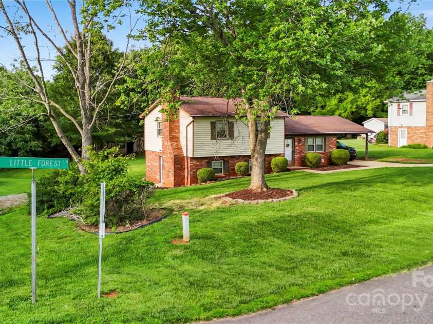 103 Little Forest Lane, Statesville, NC 28625.  MLS# CAR4272567, YatesRealty ID 23198. 