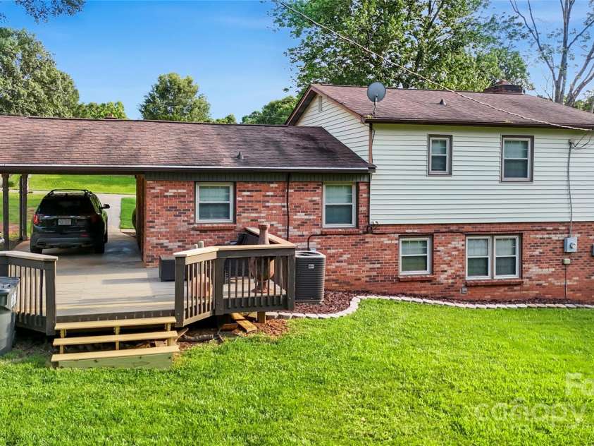 103 Little Forest Lane, Statesville, NC 28625.  MLS# CAR4272567, YatesRealty ID 23198. 