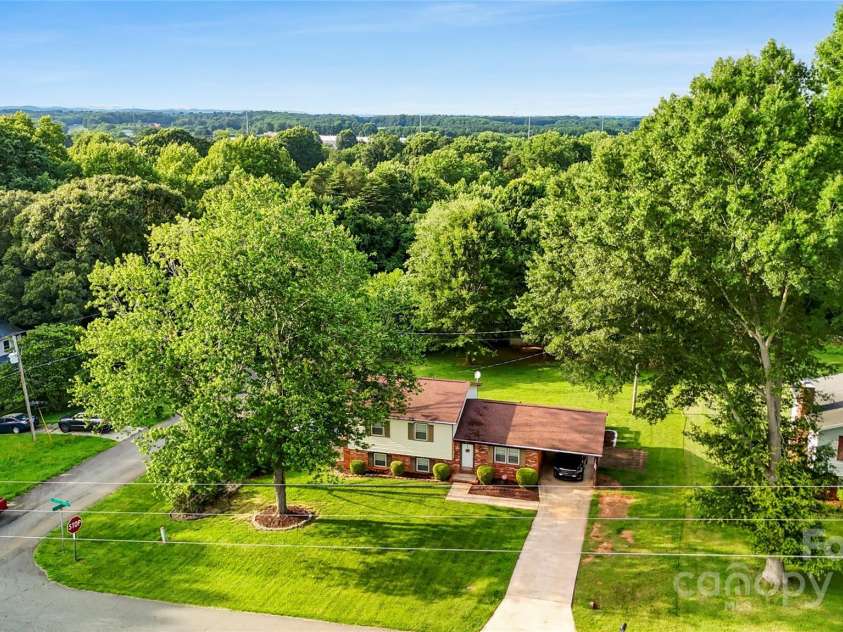 103 Little Forest Lane, Statesville, NC 28625.  MLS# CAR4272567, YatesRealty ID 23198. 