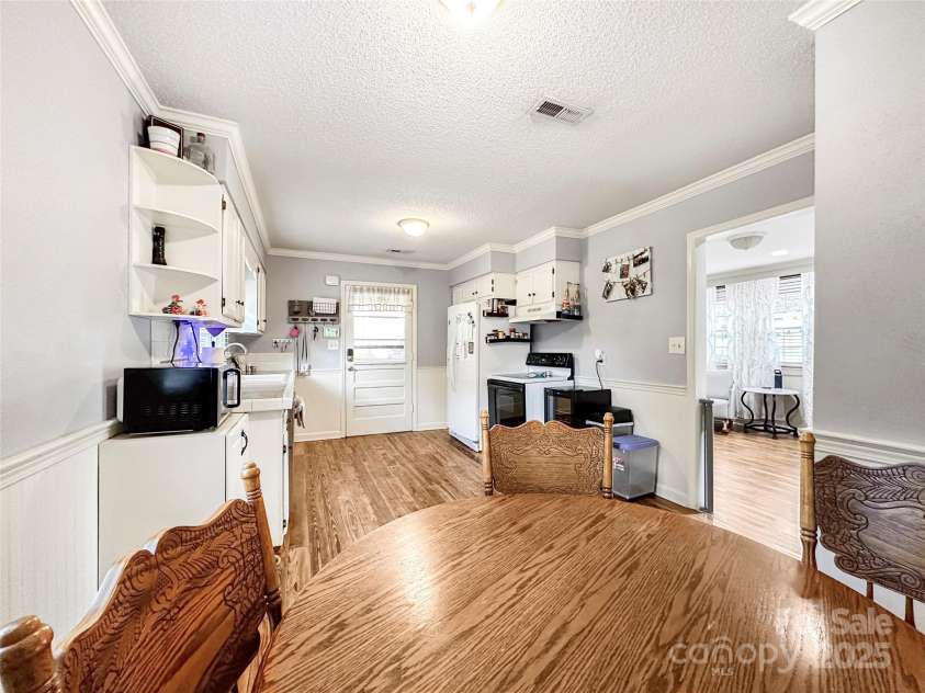 103 Little Forest Lane, Statesville, NC 28625.  MLS# CAR4272567, YatesRealty ID 23198. 