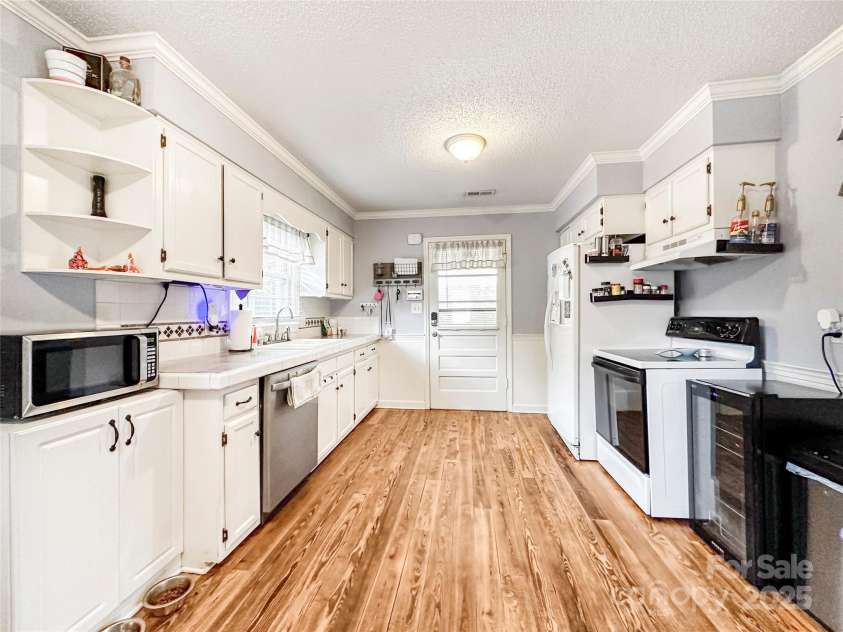 103 Little Forest Lane, Statesville, NC 28625.  MLS# CAR4272567, YatesRealty ID 23198. 