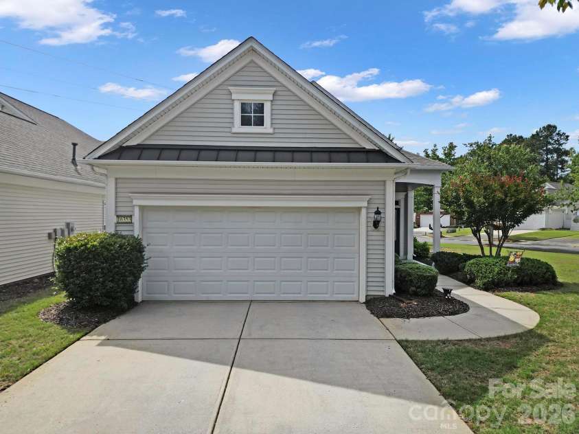 16353 Raven Crest Drive, Fort Mill, SC 29707.  MLS# CAR4380653, YatesRealty ID 23198. 
