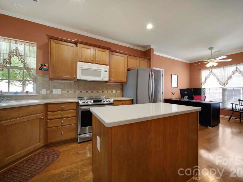 16353 Raven Crest Drive, Fort Mill, SC 29707.  MLS# CAR4380653, YatesRealty ID 23198. 