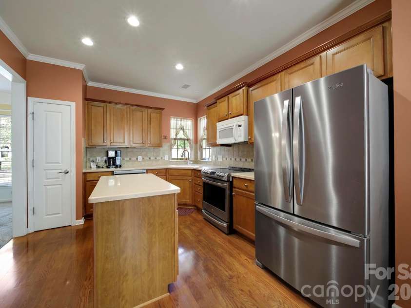 16353 Raven Crest Drive, Fort Mill, SC 29707.  MLS# CAR4380653, YatesRealty ID 23198. 