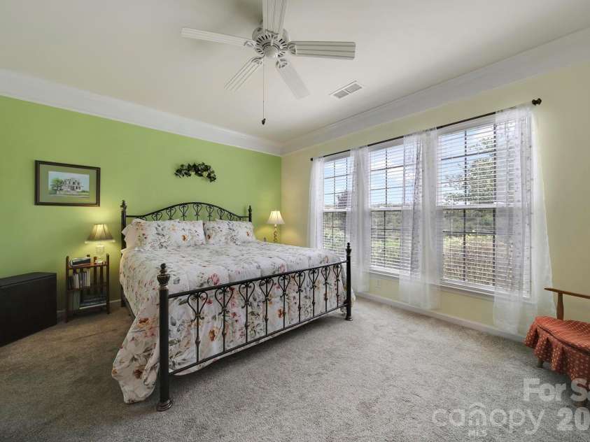 16353 Raven Crest Drive, Fort Mill, SC 29707.  MLS# CAR4380653, YatesRealty ID 23198. 