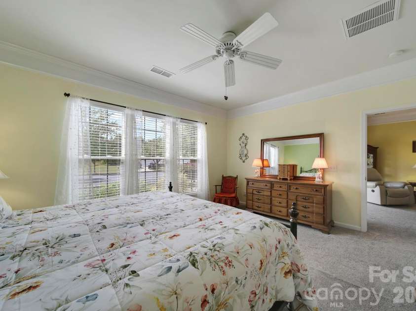 16353 Raven Crest Drive, Fort Mill, SC 29707.  MLS# CAR4380653, YatesRealty ID 23198. 