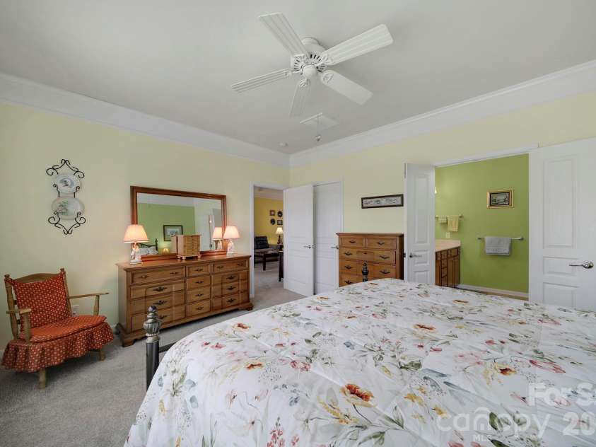 16353 Raven Crest Drive, Fort Mill, SC 29707.  MLS# CAR4380653, YatesRealty ID 23198. 