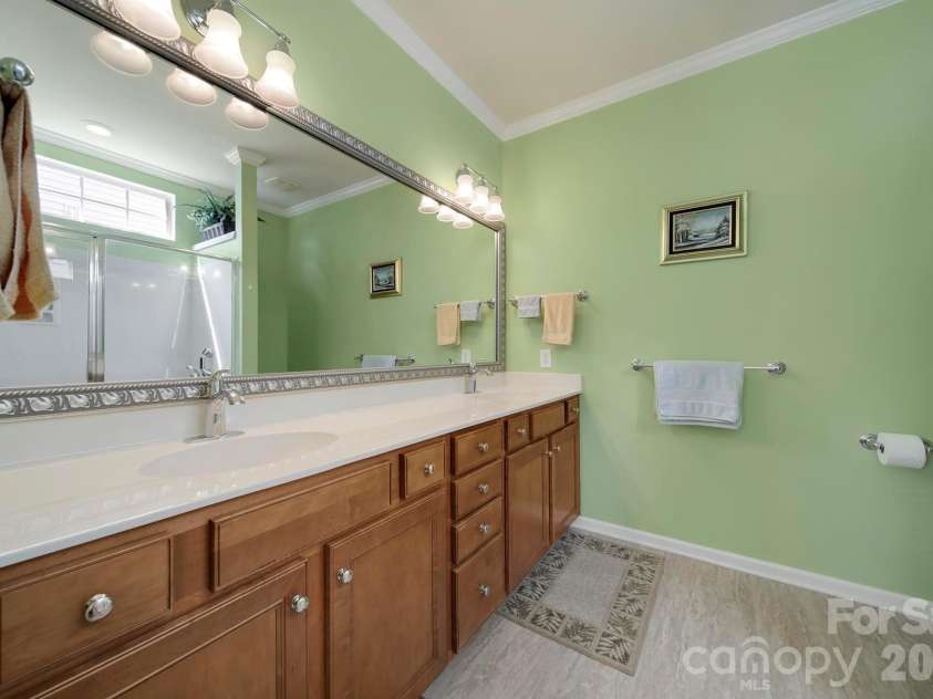 16353 Raven Crest Drive, Fort Mill, SC 29707.  MLS# CAR4380653, YatesRealty ID 23198. 