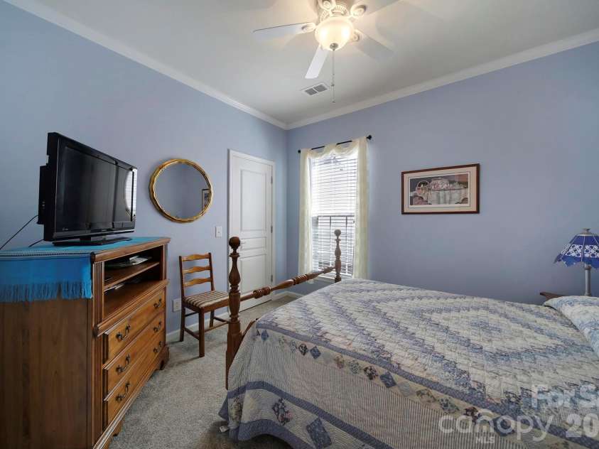 16353 Raven Crest Drive, Fort Mill, SC 29707.  MLS# CAR4380653, YatesRealty ID 23198. 