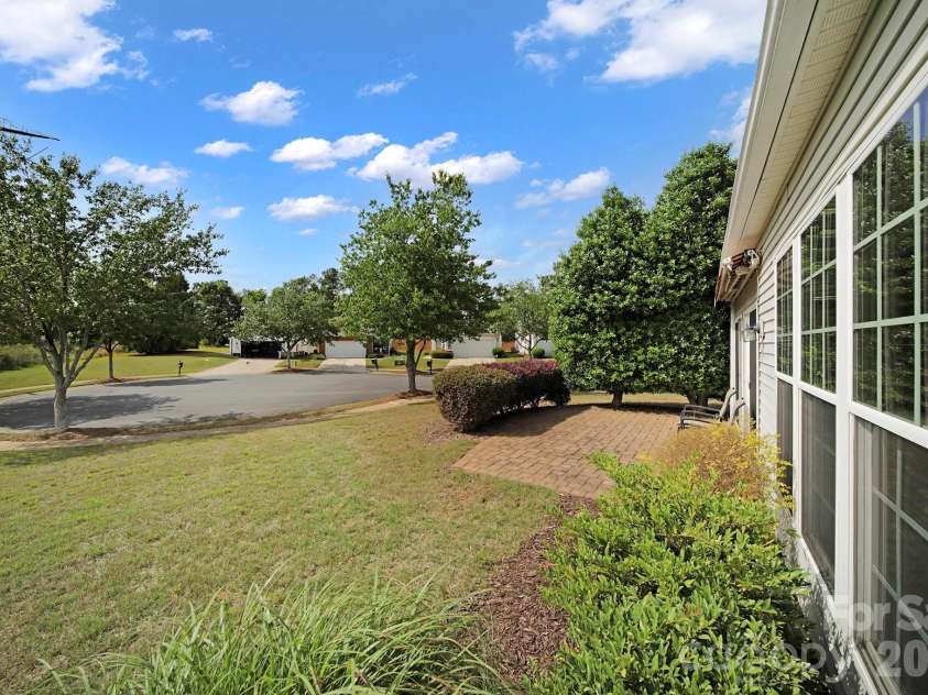 16353 Raven Crest Drive, Fort Mill, SC 29707.  MLS# CAR4380653, YatesRealty ID 23198. 