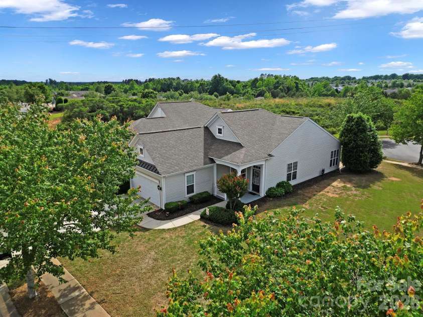 16353 Raven Crest Drive, Fort Mill, SC 29707.  MLS# CAR4380653, YatesRealty ID 23198. 